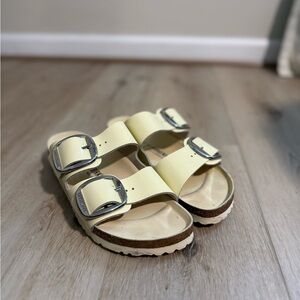 Birkenstock Arizona Big Buckle High Shine
Color Butter Leather EU 41